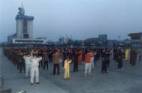 Image for article Photos historiques : Le groupe de pratique du matin à la Place d’Éducation Physique de Jiaozhou