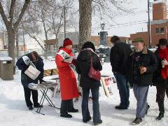 Image for article Edmonton, Canada : Les pratiquants manifestent contre le camp de concentration du régime communiste chinois (Photos)