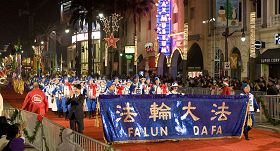 Image for article Les pratiquants de Falun Gong dans le défilé de Noël de Hollywood (Photos)