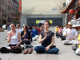 Image for article Les pratiquants de Falun Gong commémorent le 10ème anniversaire de l’appel pacifique du « 25 avril »