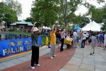 Image for article Philadelphie- USA : Promouvoir le Falun Gong au Festival du Mois de l'héritage américain d'Asie et du pacifique (Photos)