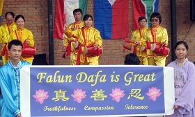Image for article Indiana, États-Unis : Les pratiquants de Falun Gong prennent part au Festival Culturel de la ville d’Anderson (Photos)