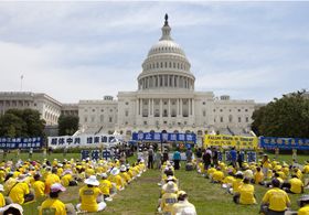 Image for article Washington: La résistance pacifique des pratiquants de Falun Gong face à la persécution gagne le respect des membres du Congrès (Photos)