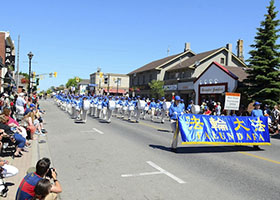 Image for article Canada : Le groupe du Falun Gong accueilli au Festival Bread & Honey