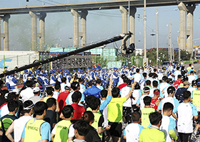 Image for article Corée du Sud : La Fanfare Terre divine joue à l’ouverture du marathon de Pyeongtaek