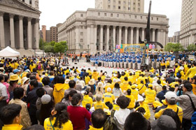 Image for article Les prestations de musique et de danse expriment la joie et la gratitude en cette Journée du Falun Dafa
