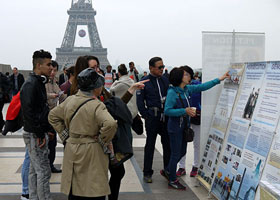 Image for article Soutien au Falun Gong sur le parvis des Droits de l’Homme à Paris