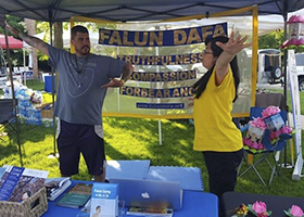 Image for article L'Est rencontre l'Ouest : Présentation du Falun Gong lors d'activités communautaires en Amérique et en Europe