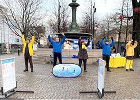 Image for article Suède : Sensibilisation à la persécution du Falun Gong en Chine lors de la Journée internationale des droits de l'homme