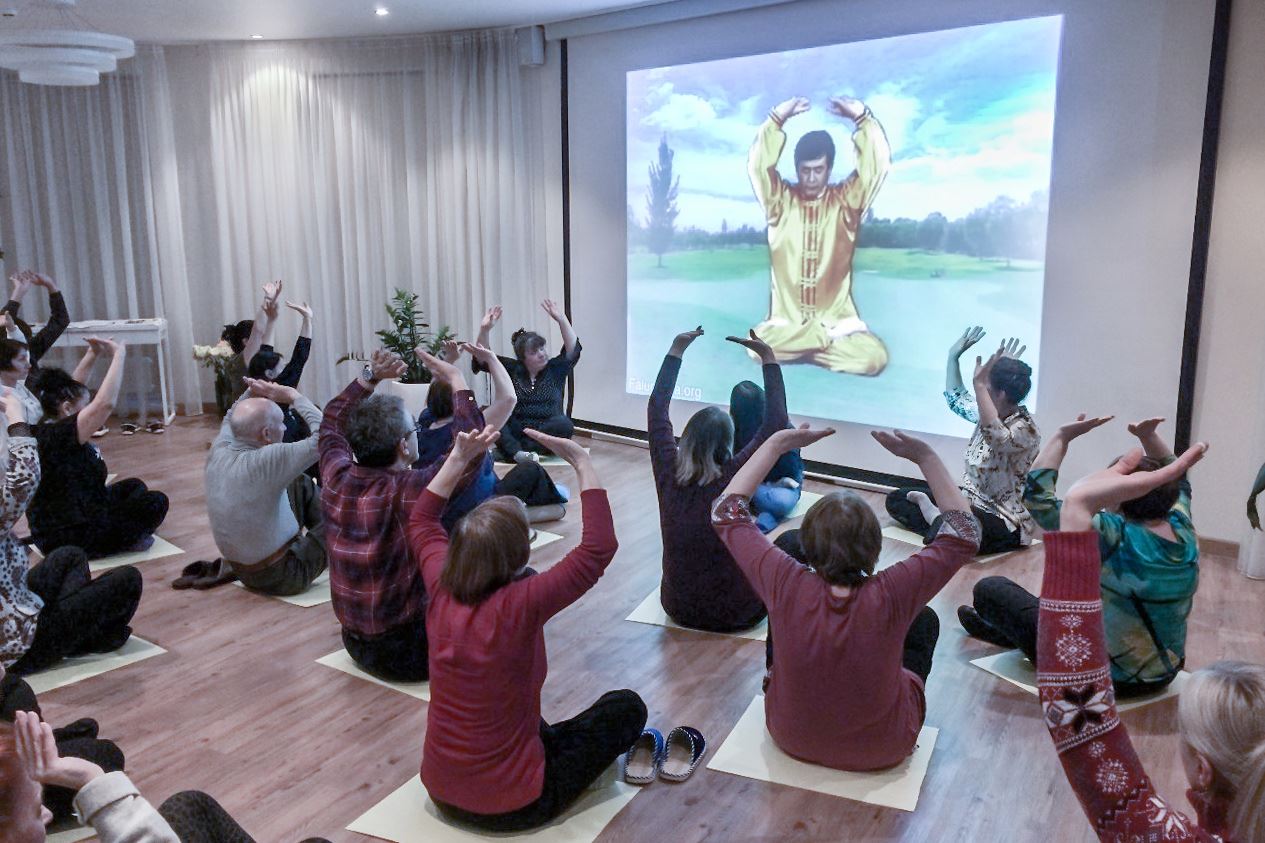 Image for article Les conférences de neuf jours du Falun Dafa en Russie