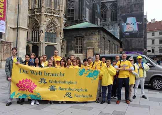 Image for article Les pratiquants en Europe célèbrent la Journée mondiale du Falun Dafa
