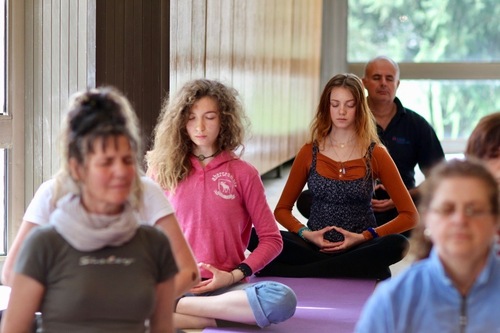 Image for article Bulgarie : Présenter le Falun Dafa lors des festivals « Bonjour Santé »