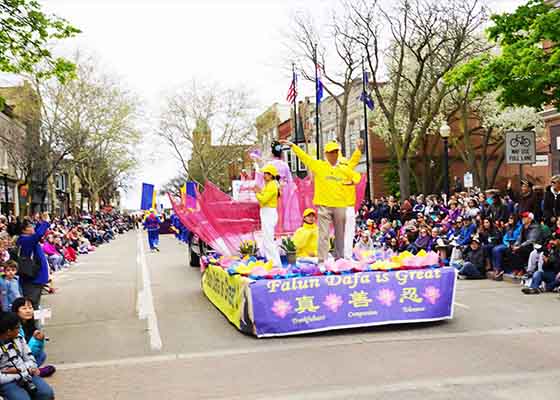 Image for article Michigan et New York : Présenter le Falun Gong aux festivals des tulipes