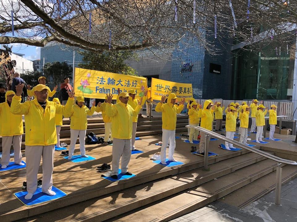 Image for article Nouvelle-Zélande : Les pratiquants sensibilisent les gens à la persécution du Falun Gong par le régime communiste chinois