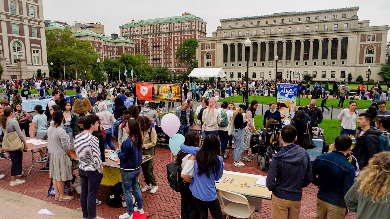 Image for article New York : Présenter le Falun Dafa au forum des associations étudiantes de l’Université Columbia