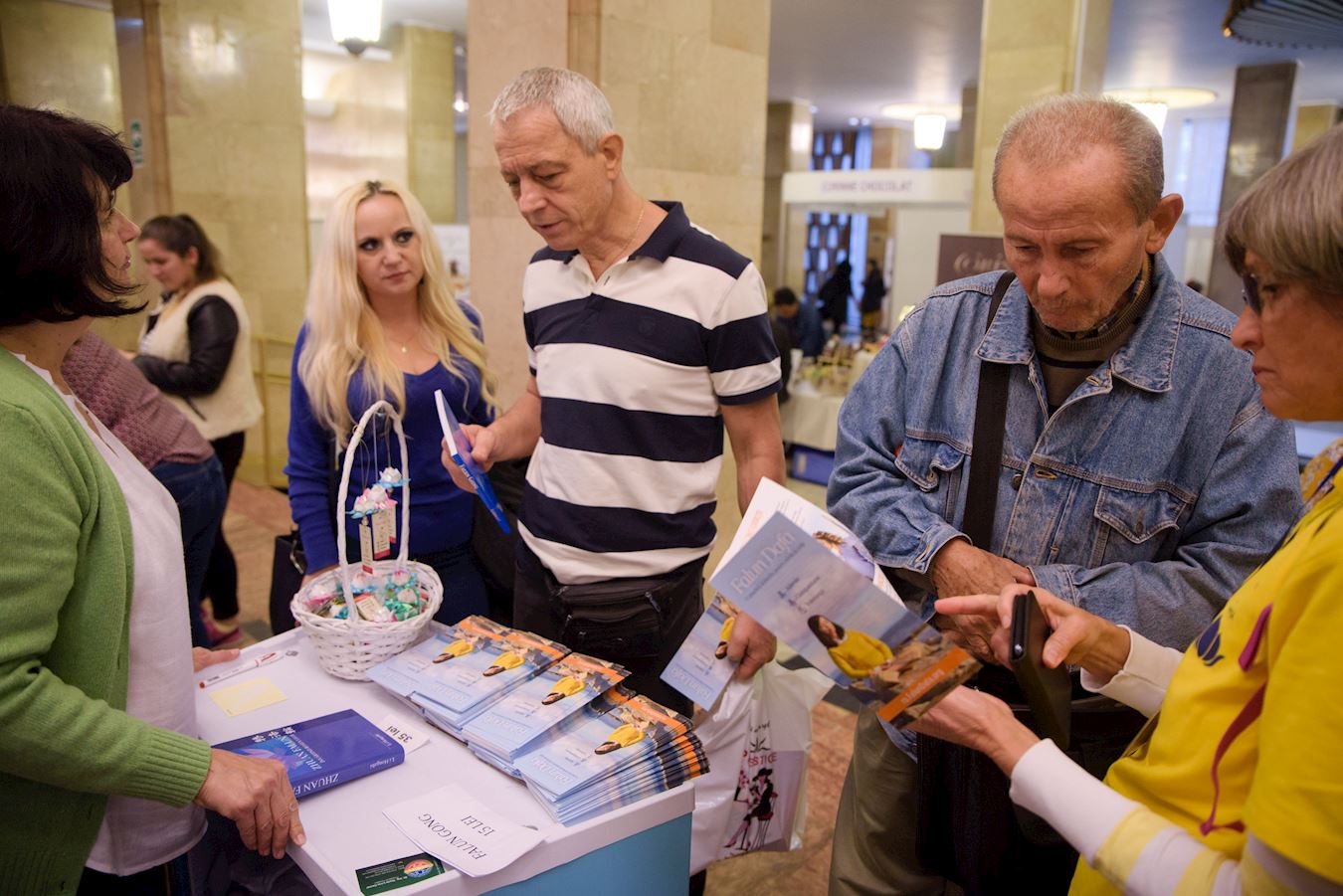 Image for article Bucarest, Roumanie : Présentation du Falun Dafa à l'Exposition « Corps-mental-esprit »
