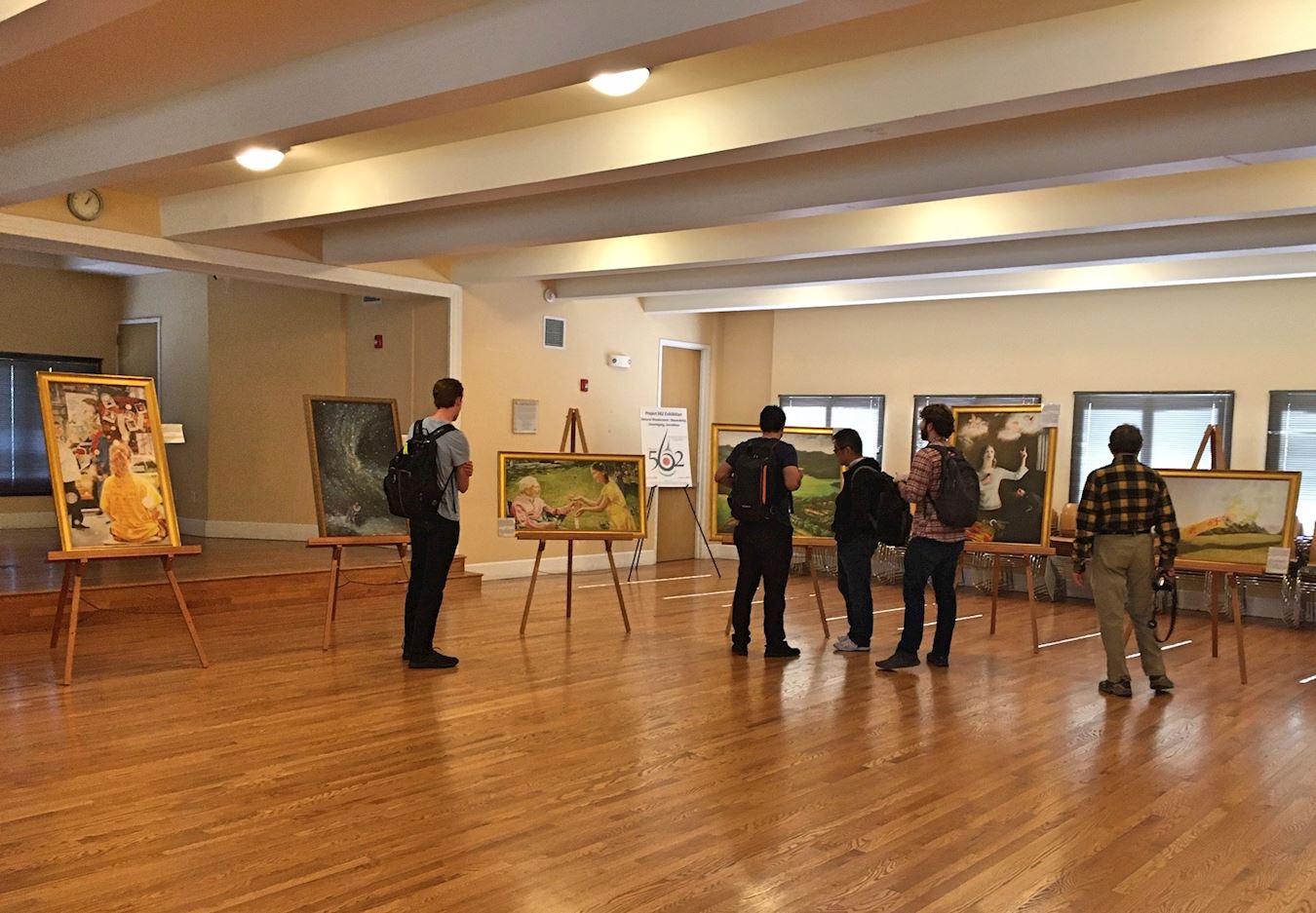 Image for article Université de Stanford : Le public en apprend plus sur le Falun Gong grâce à l'exposition l'Art de Zhen Shan Ren
