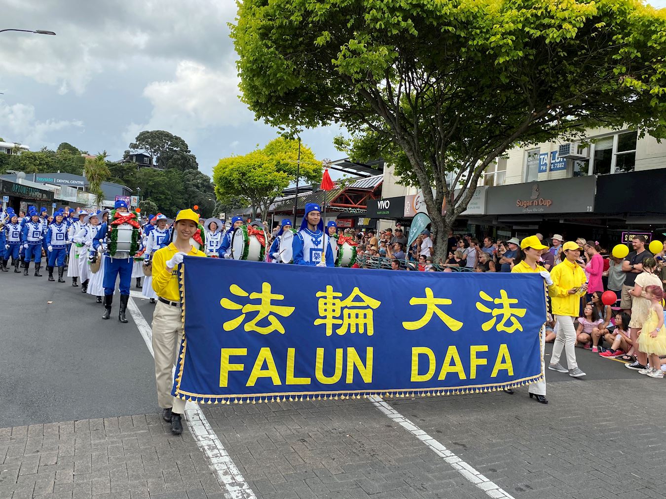 Image for article Nouvelle-Zélande : Les pratiquants de Falun Dafa ont participé à quinze défilés de Noël en cette période des fêtes