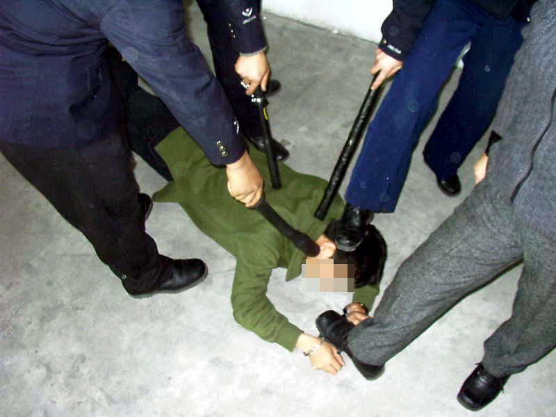 Image for article Un prisonnier d’opinion raconte les horribles tortures subies pendant ses sept années de détention pour avoir défendu le Falun Gong