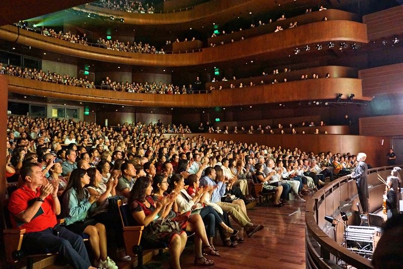 Image for article Shen Yun touche ses spectateurs en Europe et aux Amériques