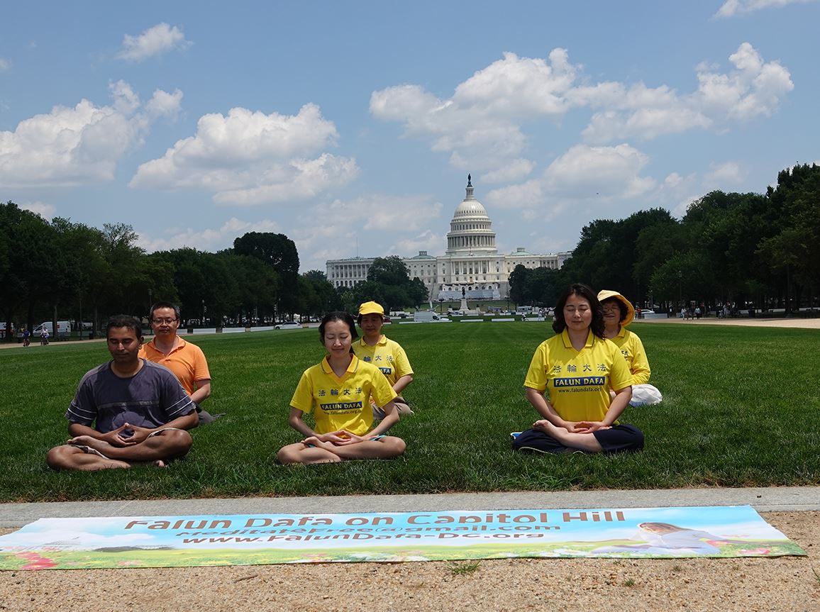 Image for article Washington, D.C. : Des pratiquants de Falun Dafa sensibilisent le public à la persécution en Chine à l'occasion du Jour de l'Indépendance