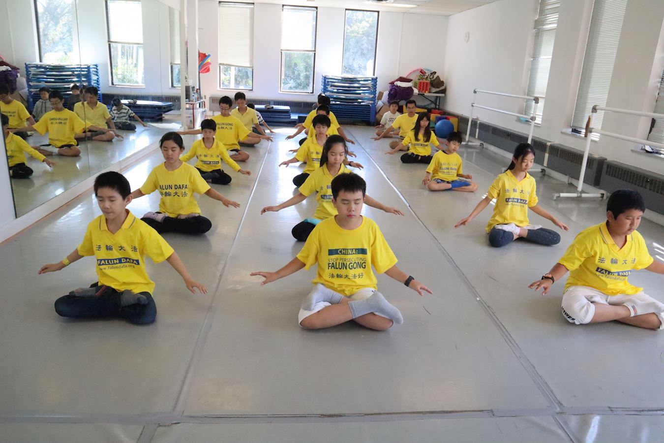 Image for article Toronto : Enfants et enseignants apprennent les uns des autres pendant le camp d'été de Minghui