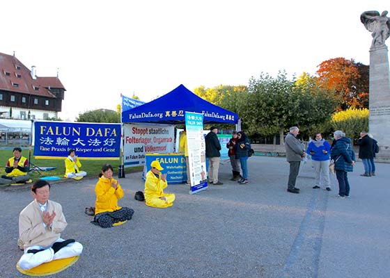 Image for article Europe centrale : Activités lors d'une journée d'information sur le Falun Dafa dans de nombreuses villes autour du lac de Constance