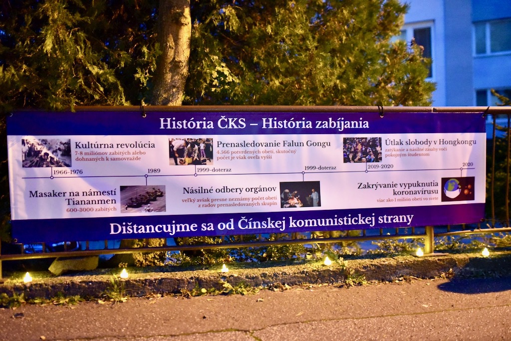 Image for article Slovaquie : Appel devant l'ambassade de Chine pour rappeler l'histoire sanglante du PCC et rendre hommage aux victimes