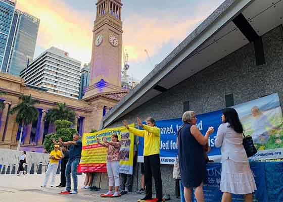 Image for article Brisbane, Australie : Le public soutient le Falun Gong