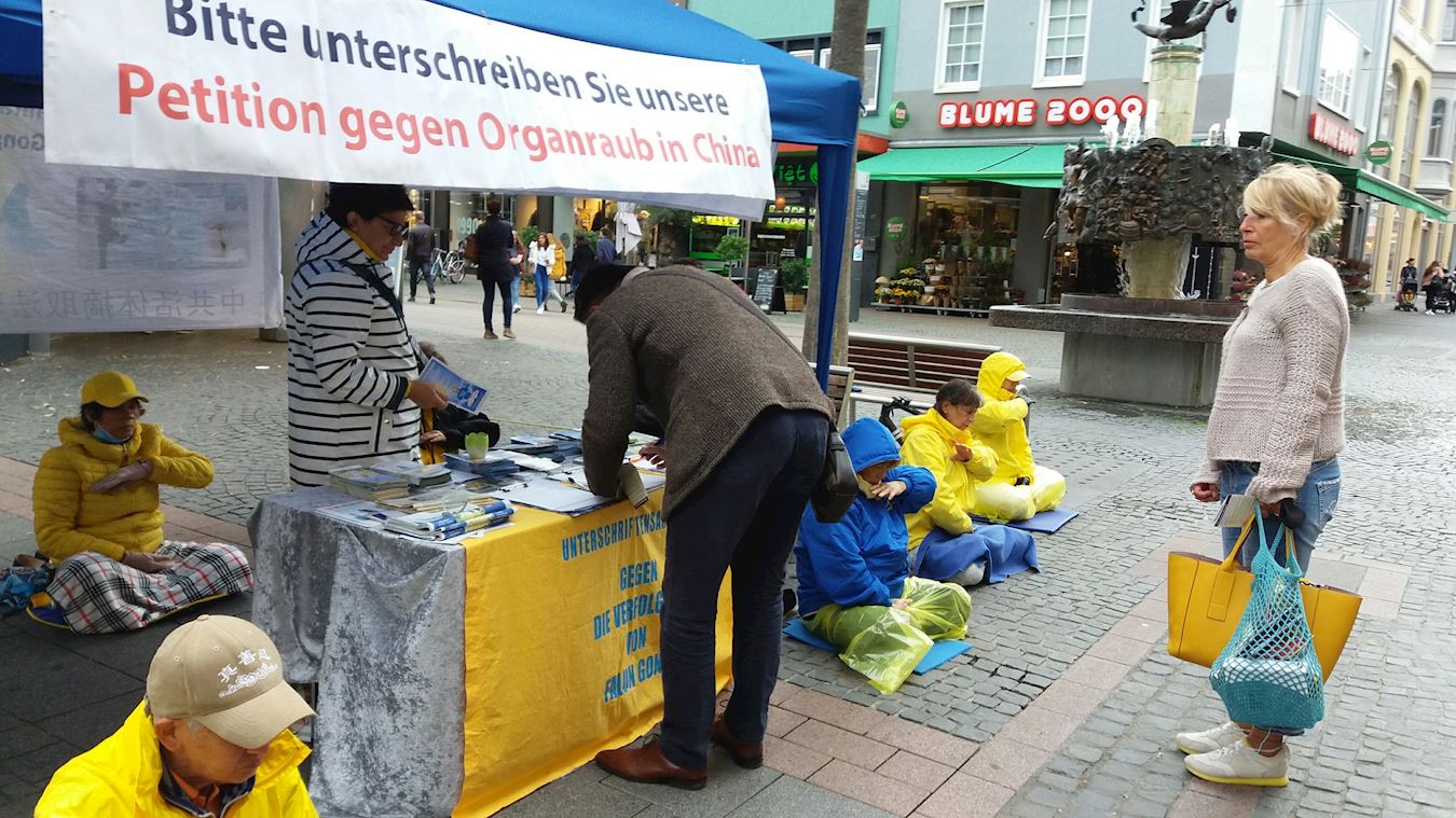 Image for article Allemagne : Présentation du Falun Gong et sensibilisation à la persécution dans neuf villes