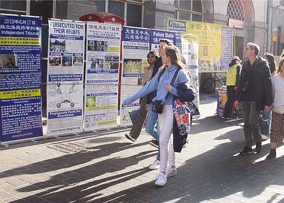 Image for article Un Chinois condamné pour avoir agressé des pratiquants de Falun Dafa dans le quartier chinois de Londres