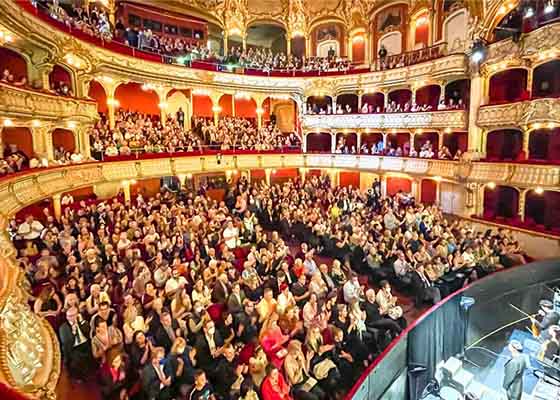 Image for article Shen Yun enchante les spectateurs en Autriche, en Allemagne, en Australie et aux États-Unis : « Une expérience inoubliable »