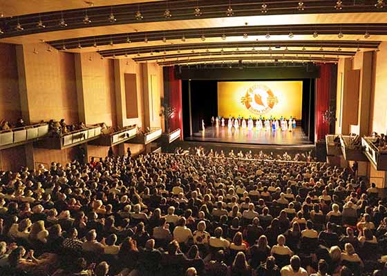 Image for article Shen Yun émeut les amateurs de théâtre dans six pays et sur trois continents : « Le XXI<SUP>e</SUP> siècle à son meilleur »