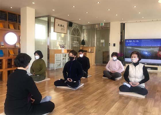 Image for article Un atelier de neuf jours sur le Falun Dafa en Corée du Sud : Les nouveaux pratiquants obtiennent un précieux trésor