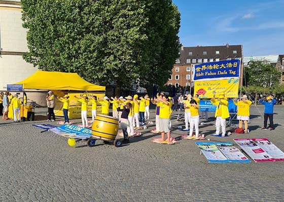 Image for article Des célébrations de la Journée du Falun Dafa ont eu lieu dans plusieurs villes d’Allemagne