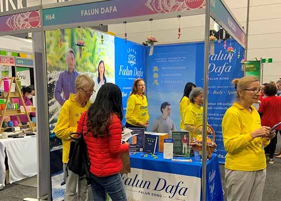 Image for article Australie : Le Falun Dafa se fait connaître lors du plus grand festival de la santé du pays