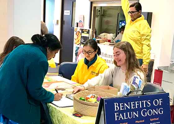 Image for article Sydney, Australie : Des fonctionnaires et d’autres personnes remercient le Falun Dafa pour sa contribution à la société