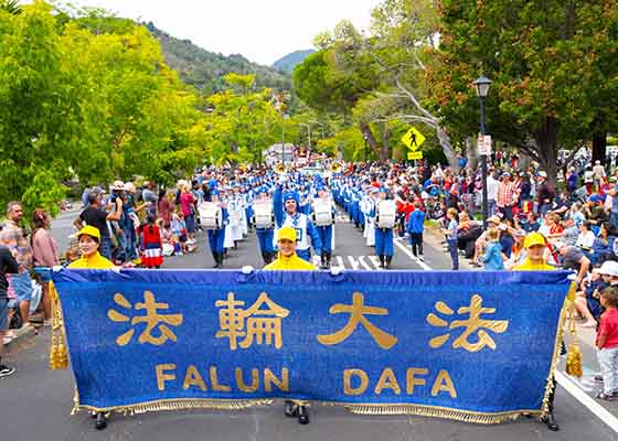 Image for article Californie du Nord : Lors des deux défilés pour le Jour de l’Indépendance, le groupe spirituel du Falun Dafa a été apprécié