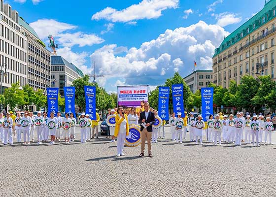 Image for article Berlin, Allemagne : Deux jours de rassemblement et de marche demandent la fin de la persécution du Falun Dafa