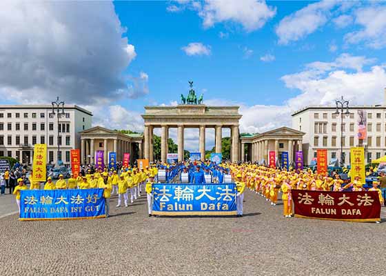 Image for article Des élus soutiennent le rassemblement organisé à Berlin pour dénoncer la persécution du Falun Gong par le régime communiste chinois