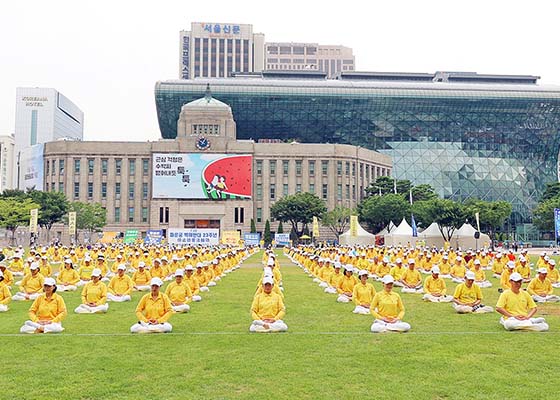 Image for article Séoul, Corée du Sud : Un rassemblement et un défilé ont eu lieu pour protester pacifiquement contre la persécution du Falun Dafa en Chine