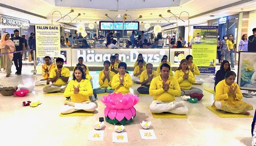 Image for article Inde : Les pratiquants de Falun Dafa commémorent le 20 juillet avec des activités et des veillées aux chandelles