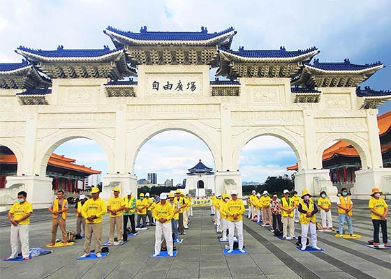 Image for article Taipei, Taïwan : Des pratiquants partagent les bienfaits du Falun Dafa lors d’activités au Liberty Square