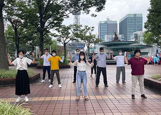Image for article Japon : Pendant le festival Nippon Domannaka, le public condamne la persécution actuelle du Falun Dafa