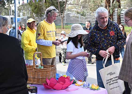 Image for article Australie : Les gens ressentent le pouvoir paisible du Falun Dafa