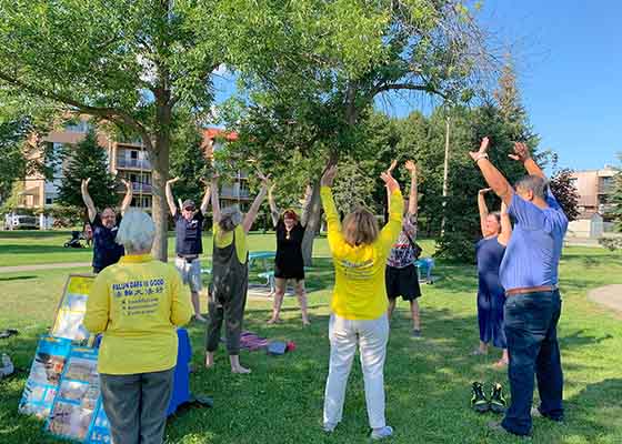 Image for article Québec, Canada : Présentation du Falun Dafa lors d’un événement communautaire