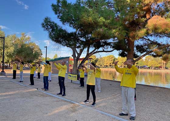 Image for article Las Vegas : Les gens sont heureux d’apprendre le Falun Dafa