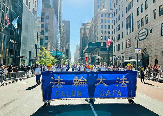 Image for article Manhattan : Le Falun Gong en vedette lors du 78<sup>e</sup> défilé annuel du Columbus Day
