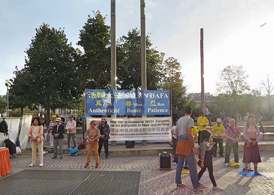 Image for article Paris, France : Des activités de plein air recueillent du soutien pour mettre fin à la persécution du Falun Gong en Chine