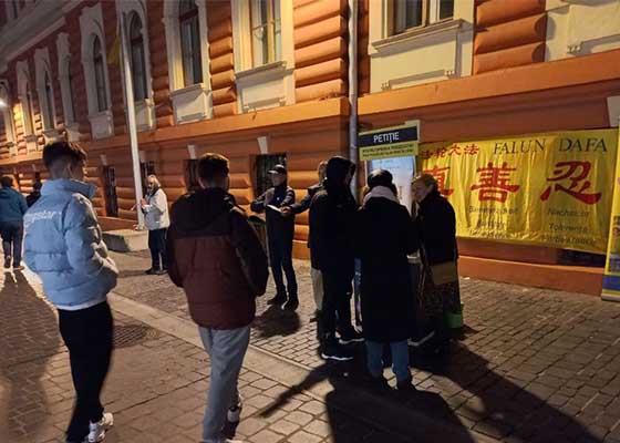 Image for article Brasov, Roumanie : Les gens demandent : « Où pouvons-nous signer la pétition ? 